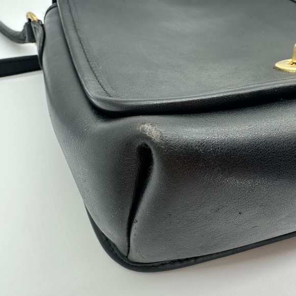 Coach • 9076 Companion Flap - Picture 4 of 14